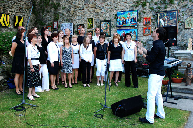 Spevácky zbor The Gospel Family z Novej Dubnice, umelecký vedúci Juraj Hort