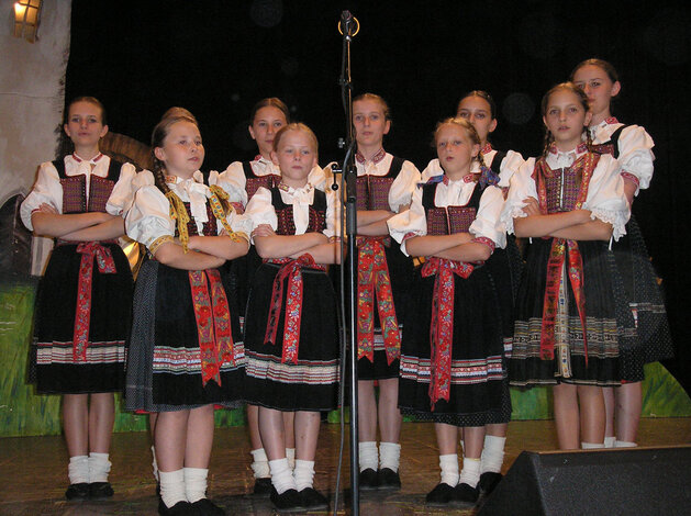 Dievčenská spevácka skupina DFS Kornička