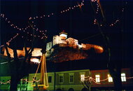 Július kákoš – autorská výstava online - Július Kákoš, Trenčiansky hrad vo vianočnom šate_meta_2004