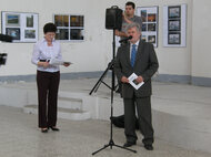 Vystavujúcich autorov a návštevníkov výstavy pozdravil MUDr. Pavol Sedláček, MPH, predseda TSK
