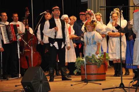 Celoštátna súťažná prehliadka folklórnych skupín Nositelia tradícií 2012