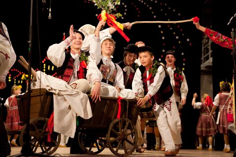 KRAJSKÁ PREHLIADKA DETSKÝCH FOLKLÓRNYCH SÚBOROV Zemianske Kostoľany