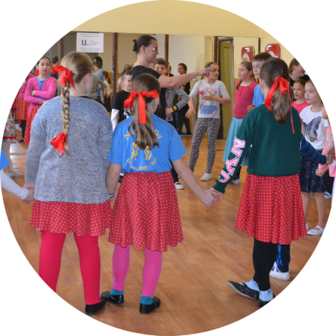 V. folklórne tanečno-spevné dielničky DETI DEŤOM V. folklórne tanečno-spevné dielničky DETI DEŤOM