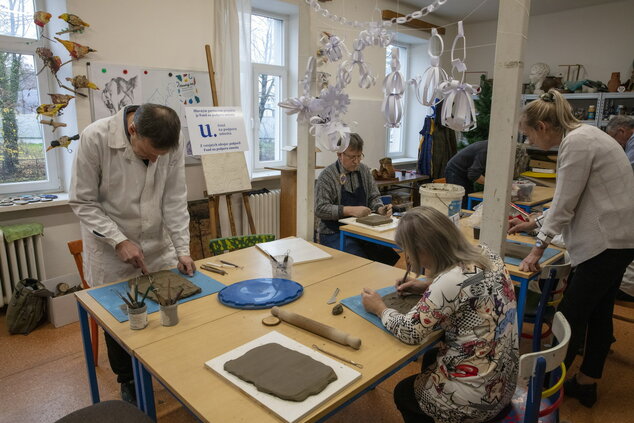 Služby aktuality podujatia propozície a prihlášky foto / video galéria klubová činnosť metodika katalógy k výstavám kultúrne spektrum kontakt trenčiansky samosprávny kraj    fond na podporu umenia  národné osvetové centrum    skloneko trenčín  klub lúč    geometra trenčín  trenčiansky samosprávny kraj na youtube  katalóg carmen  hlavná stránka / podujatia / sochárske dielo jozefa fizela sochárske dielo jozefa fizela - _D8A0294_