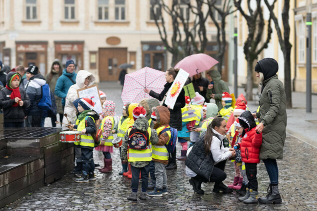 “bubnujeme, aby bolo deti lepšie počuť!“ - 15_zmensena