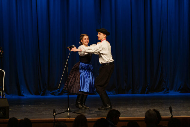 Tradícia v každom veku - EX_PS1_0842