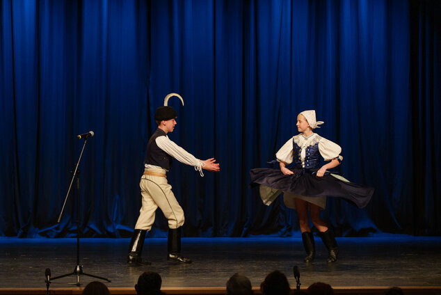 Tradícia v každom veku - EX_PS1_0943