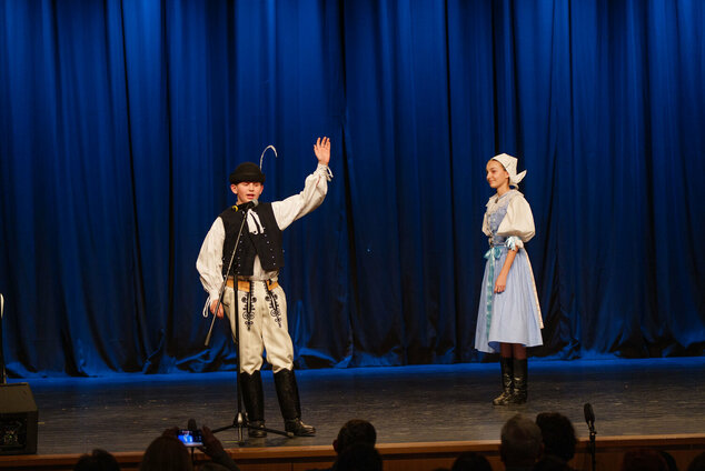 Tradícia v každom veku - EX_PS1_0947