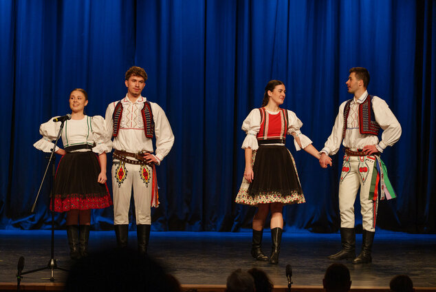 Tradícia v každom veku - EX_PS1_1138