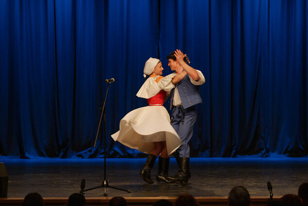 Tradícia v každom veku - EX_PS1_1172