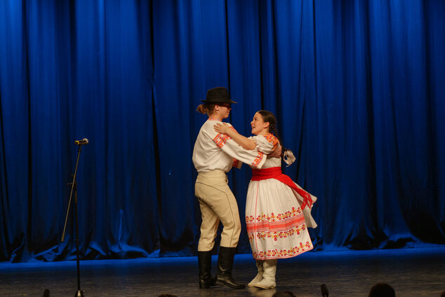 Tradícia v každom veku - EX_PS1_1263