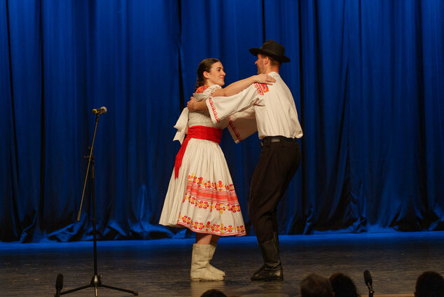 Tradícia v každom veku - EX_PS1_1349