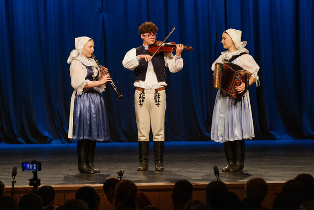 Tradícia v každom veku - EX_PS1_1431