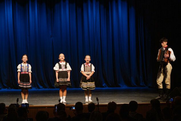 Tradícia v každom veku - EX_PS1_1469