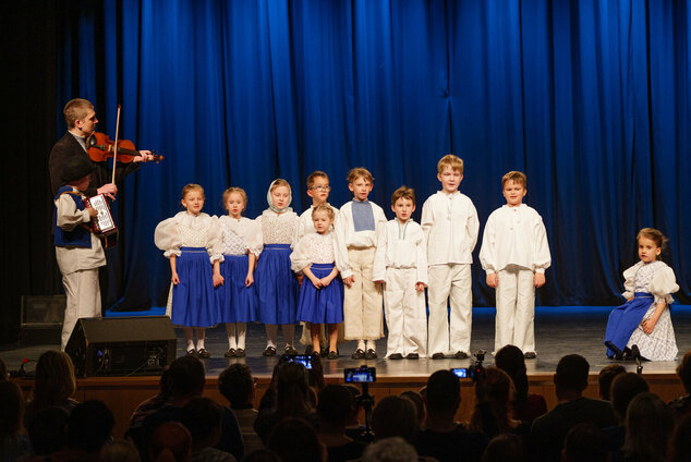 Tradícia v každom veku - EX_PS1_1485