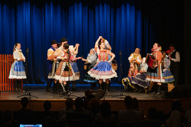 Tradícia v každom veku - EX_PS1_1568