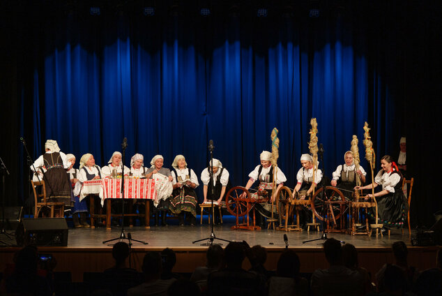 Tradícia v každom veku - EX_PS1_1596