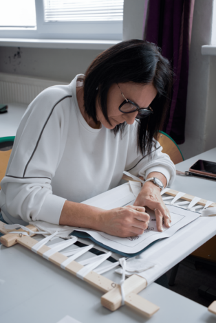 Workshop vyšívania krivou ihlou - dsc09869_optimized